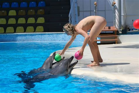 Naked Girl Hanging Out With The Dolphins Porno Photo Eporner
