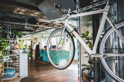 The neni berlin is a culinary mosaic of persian, russian, arabic, moroccan, isreali, turkish, spanish, german and austrian influences. Restaurant NENI Berlin im 25hours Hotel Bikini Berlin ...