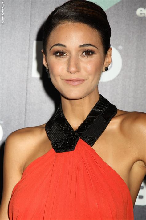 Emmanuelle Chriqui Nude The Fappening Photo 1591607 FappeningBook