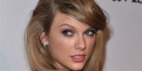 Taylor Swift Has A Doppelganger And Its Almost Too Much To Handle