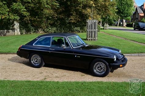 Our Guide To Buying Mgb Gt V Edition Owning An Mg