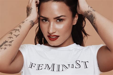 Underboob Overload Braless Demi Lovato Lets It All Hang Out In Nipple