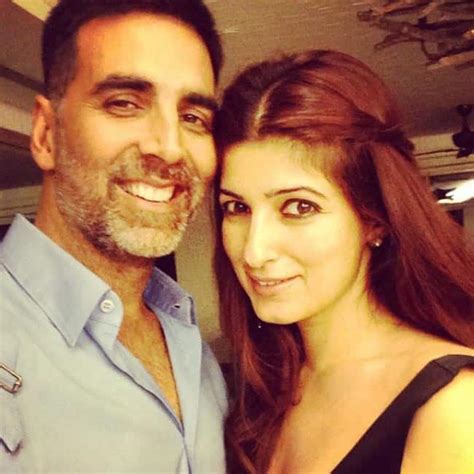 Akshay Kumars Romantic Picture With Wife Twinkle Khanna