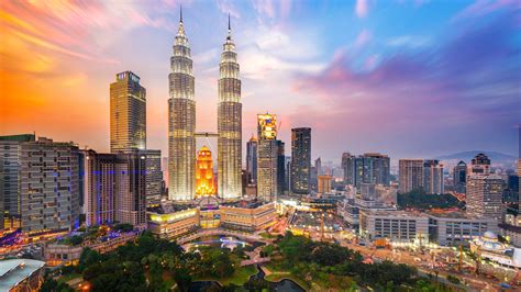 Malaysia Should Reopen To Foreign Travelers By Jan 1 Former Pm Says