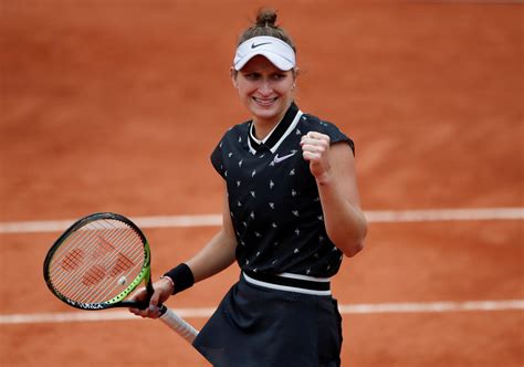 Marketa vondrousova and iga swiatek meet in the first round of french open 2020 on monday. Roland-Garros: Ashleigh Barty et Marketa Vondrousova en finale
