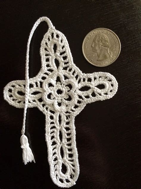 This unique style can add a new dimension to your crocheting outings. Econoknits: Irish Crochet Cross Bookmark