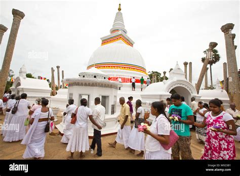 Theravada Sri Lanka Hi Res Stock Photography And Images Alamy