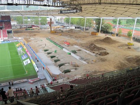1.fc köln eine liebe die nie vergeht. Blick auf die Untertürkheimer Kurve Baustelle der ...