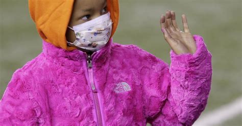 devon still s daughter leah watches her dad play for first time