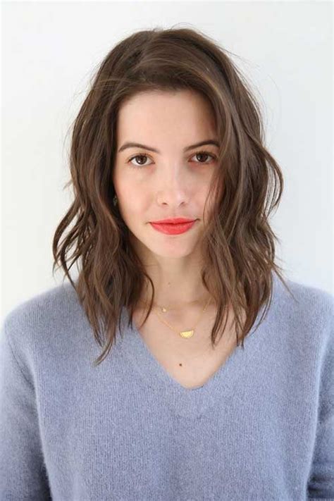 Shoulder length hair is considered a happy medium between short and long hair, not for nothing. 25 Short Medium Length Haircuts | Short Hairstyles 2018 ...