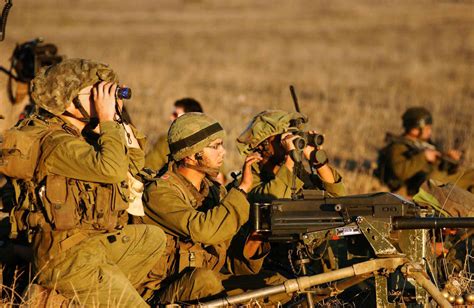 En la primera década del siglo xxi el mercado de ejércitos privados se disparó hasta convertirse en un negocio que mueve más de 100.000 millones de dólares. Soldados: EJERCITO ISRAELI