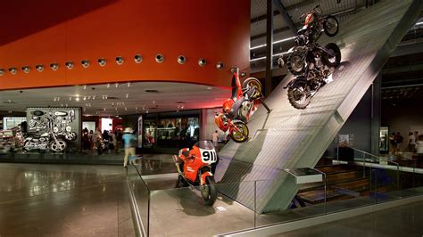 To access the details of the store (locations, store hours, website and current deals) click on the location or the store name. Harley-Davidson Museum in Milwaukee, Wisconsin | Expedia