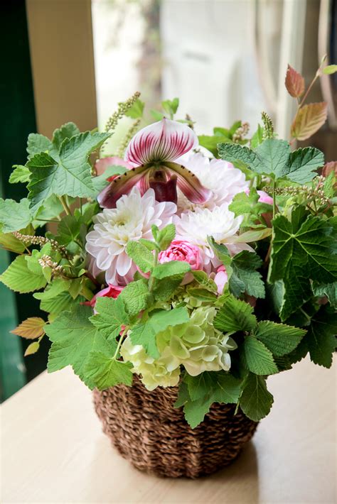 2021年、母の日は5月9日（日）です。 母の日に贈るギフトは、花・スイーツ・カタログギフトと多 豆知識 意外と知らない、母の日の豆知識についてご紹介します。 母の日とは？ 母の日とは、5月の第2日曜日に、お母さんへの日頃の感謝の気持ちを込めてお花をプレゼントしたり. 2021年 父の日 : おしゃれな花ギフトの通販 : ＠ FLOWER