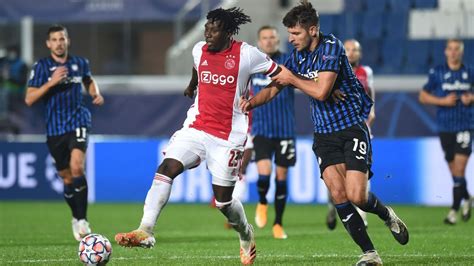 Brian brobbey (ajax) header from the centre of the box is saved in the centre of the goal. Atalanta vs. Ajax Amsterdam - Football Match Summary ...