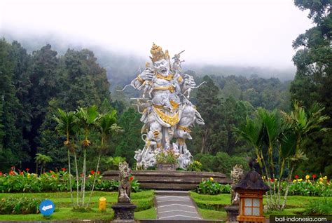 Lokasi tersebut adalah kawasan pariwisata serta pintu masuk internasional. Kebun Raya Bedugul Bali, Wisata Favorit Keluarga