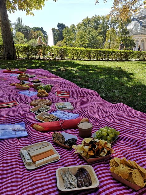 Picnic erótico TupperSex en Madrid Mola Mola