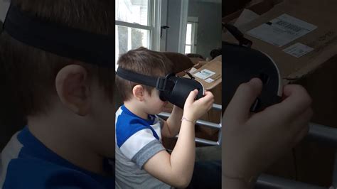 My Little Brothers First Time Using Vr Youtube