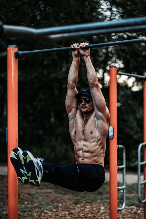 16 Of The Best Oblique Exercises And Workouts For Men