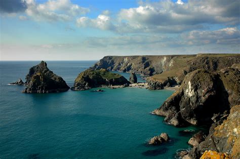Kynance Cove And Cliffs Cornwall Guide