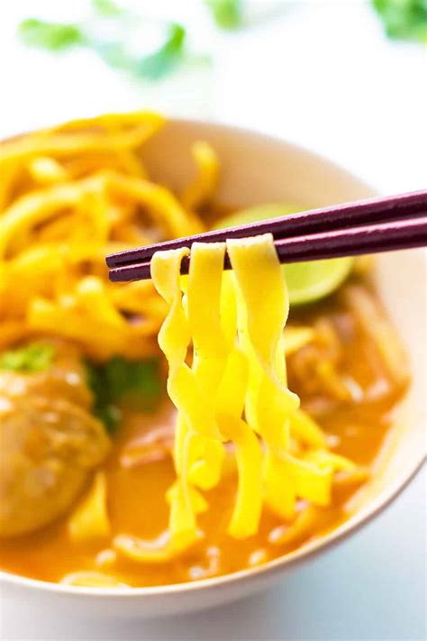 Easy Khao Soi Recipe Thai Coconut Curry Soup With Egg