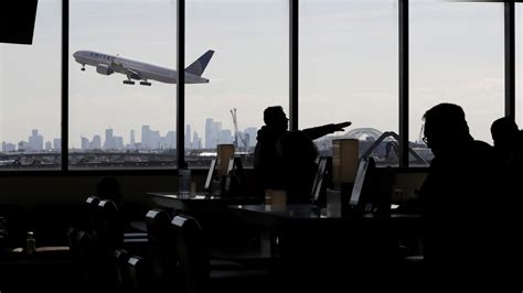 Newark Airport Resumes Flights After An Emergency Landing