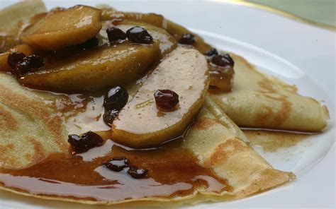 Add apples, stirring occasionally until apples begin to soften, this should take about 4 minutes. Recipe: Caramelized apples with cinnamon crepes ...