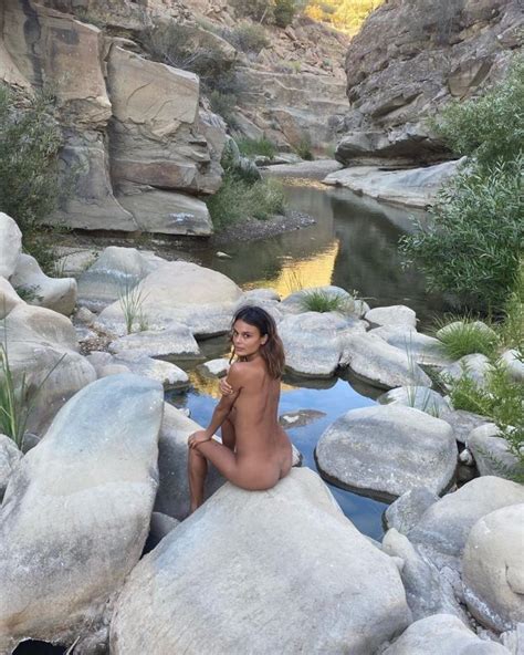 Nathalie Kelley Sexy Almost Naked In Instagram 2020 5 Pics Video