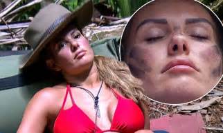 Im A Celebs Rebekah Vardy Uses Mud To Contour Her Face