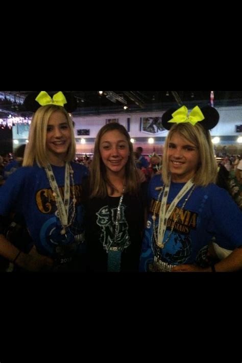 Taylor Steinmark And Smoed Twins Cute Cheer Pictures Cheerleading Photos Allstar Cheerleading
