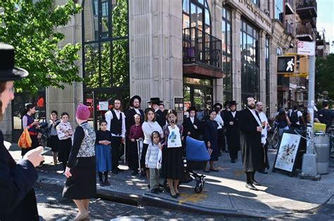 Brooklyns Hasidic Jews Are Acting Like They Have Herd Immunity Could