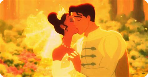 Disney Princesses Kissing Each Other