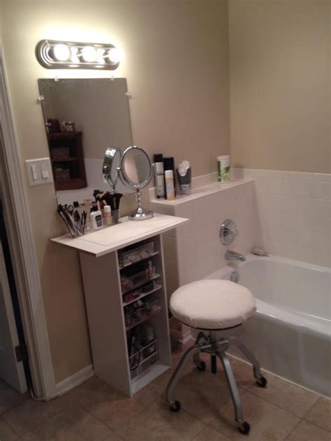 Video on how diy a mirror and table from goodwill. Diy makeup vanity, Diy vanity, Small makeup vanities