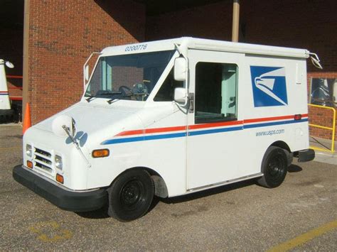 In some rare occasions these units were also sold new to municipalities for things other than delivering mail. Chevrolet Grumman LLV