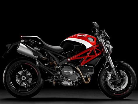 Auto Review Ducati Monster 795
