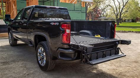 2022 Chevy Silverado Hd Gains Multi Flex Tailgate As An Option Press