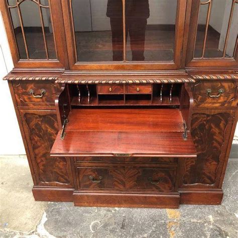 We did not find results for: Antique Mahogany Breakfront Cabinet For Sale at 1stdibs