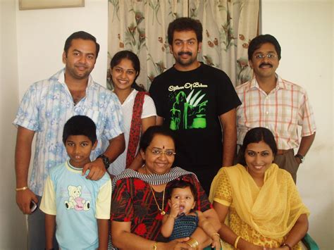 Her birthday, what she did before fame, her family life, fun trivia family life. Blog.PKP.in: Prithviraj family pictures