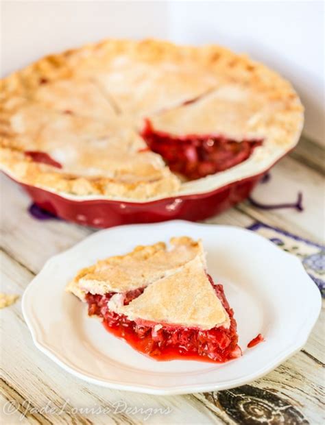 Best Ever Strawberry Rhubarb Pie Recipe