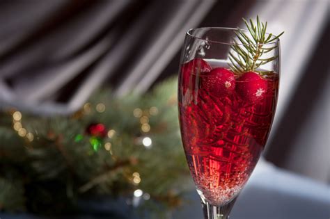 15 Festive Christmas Cocktail Recipes