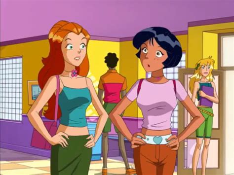 Pin By ♡♡ On Totally Spies Spy Outfit Cartoon Outfits Totally Spies