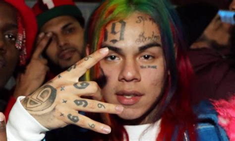 Rapper Tekashi69 Claims Hes Victim Of Street Side Jewelry Robbery