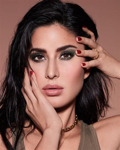 katrina kaif stuns with her sizzling photos see the diva heating things up in these pics news18