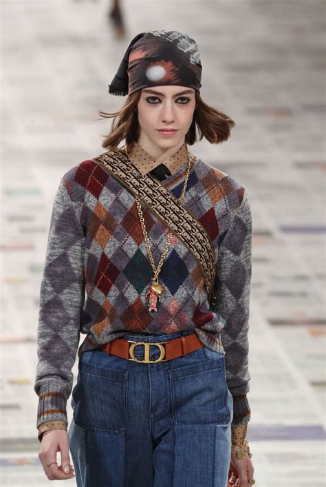 This one is common but still fun even today as an april fools' prank to pull on parents. PHOTOS - Les pulls tendances de l'automne-hiver 2020-2021 ...