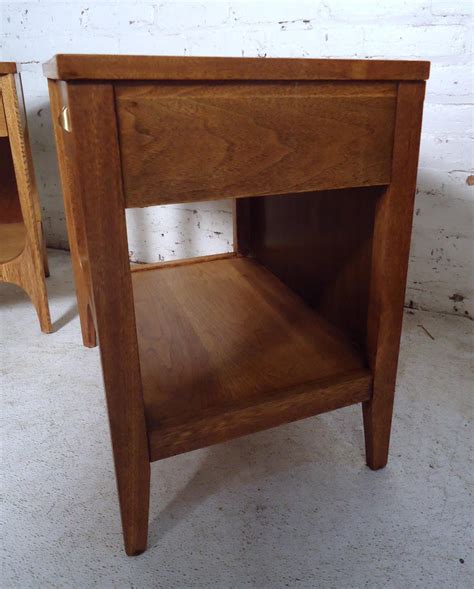 Mid Century Modern Broyhill Nightstands For Sale At 1stdibs