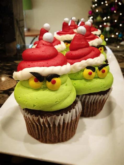 Christmas themed cake christmas owls christmas baking owl cakes cupcake cakes fancy cakes cute cakes fete marie cake by the pound. BEST Grinch Christmas Party Recipes - Living Locurto