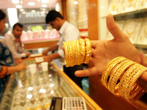 Learn about gold bullion coins (and costs) gold investment: Is gold a smart investment? Gulf News speaks to UAE buyers and experts | Uae - Gulf News