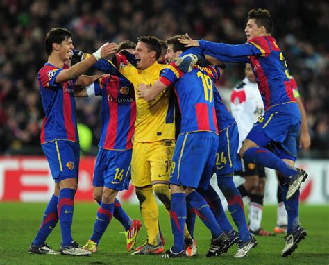 Live scores, jadwal & hasil terkini manchester united fc , termasuk liga primer, fa cup, liga champions, league cup danliga europa, menampilkan laporan pertandingan dan preview pertandingan. Yann Sommer Photos Photos - FC Basel 1893 v Manchester ...