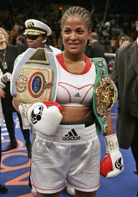 Bilde Laila Ali Of The Us Holds Her Belts After Winning Her Ten Round