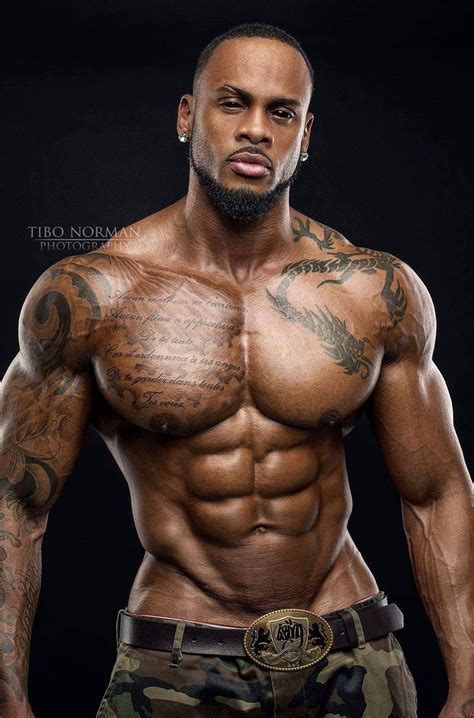 Épinglé par redactedqqphsaa sur Black Fitness homme Musculation Belle brune