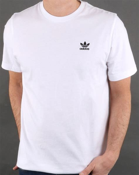 While adidas is certainly one of the top names in athletic gear, they're also behind some of the hottest casual fashion trends. Adidas Originals Essential T Shirt White | 80s casual classics